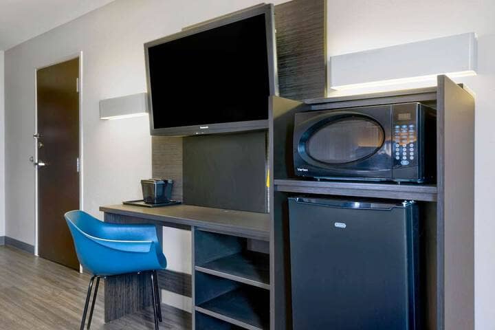Room 25 of 46