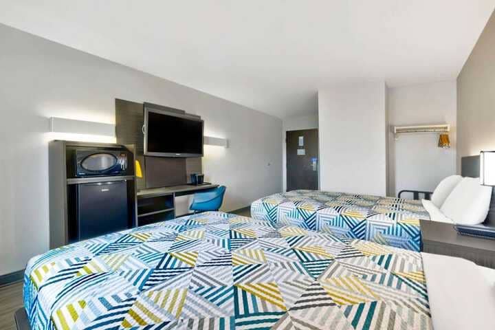 Room 16 of 46