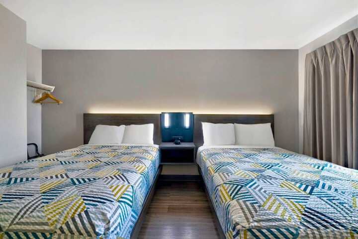 Room 17 of 46
