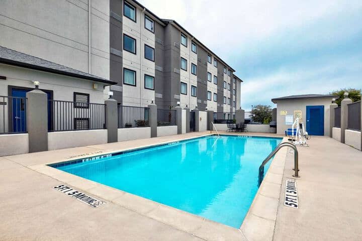 Pool 34 of 46