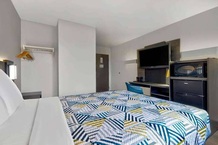Room 22 of 46